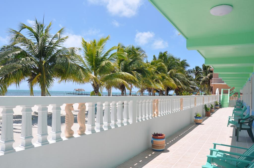 Rainbow Hotel Caye Caulker Esterno foto